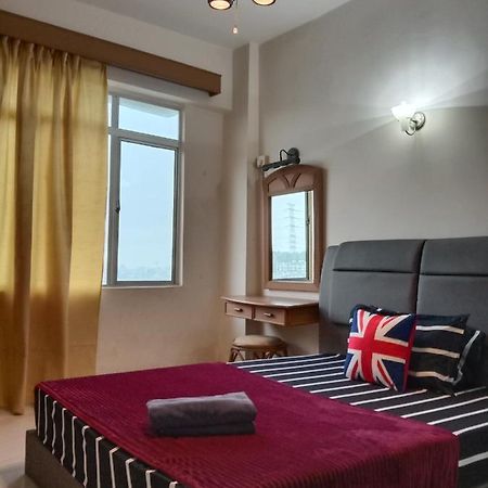 Glory Beach Resort Private 2 Bedroom Apartment Port Dickson Kültér fotó