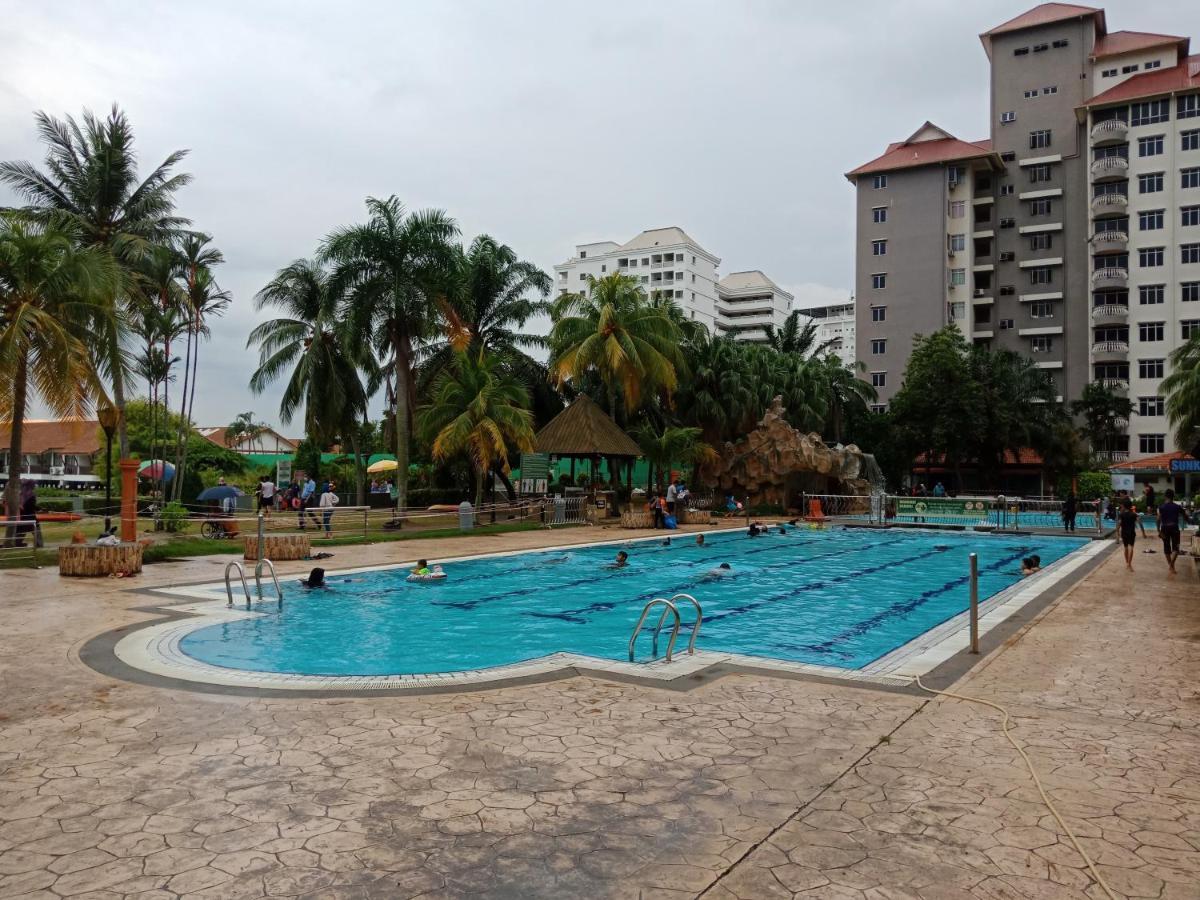 Glory Beach Resort Private 2 Bedroom Apartment Port Dickson Kültér fotó