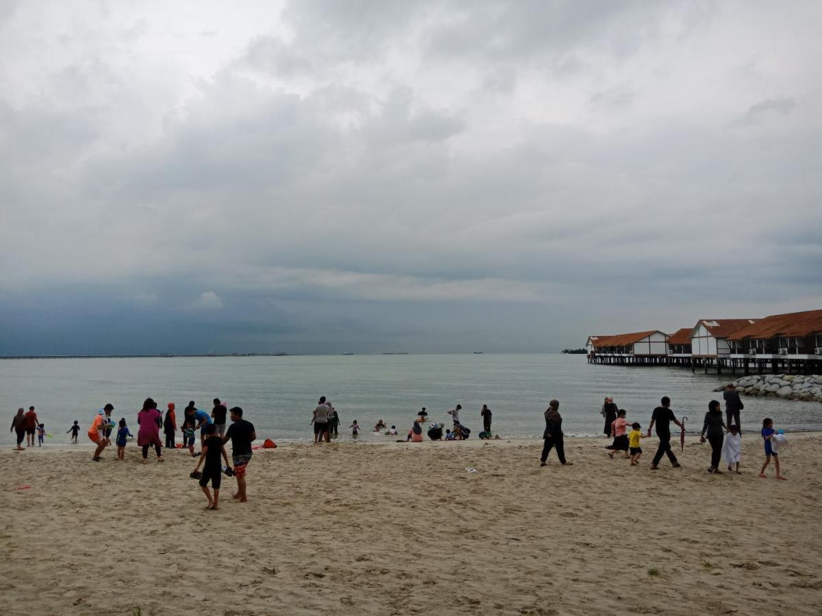 Glory Beach Resort Private 2 Bedroom Apartment Port Dickson Kültér fotó